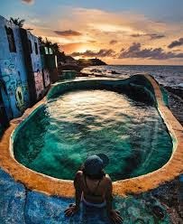 Piscina La Perla