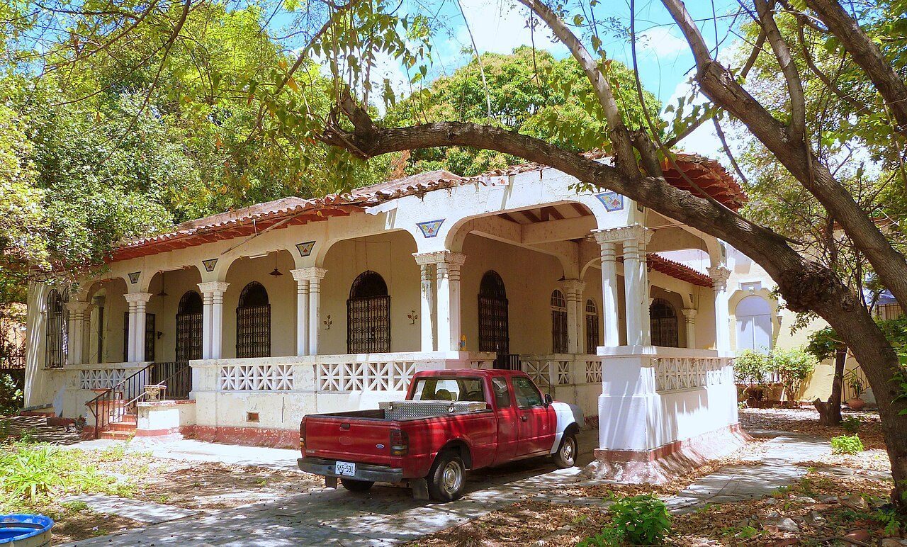 Casa Fernando Luis Toro