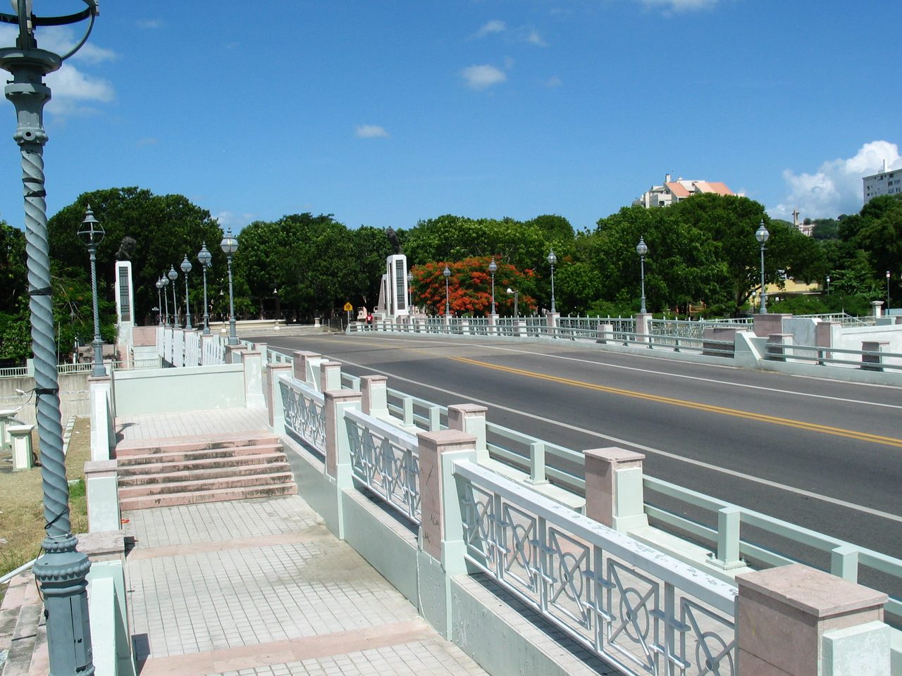 Puente de Los Leones