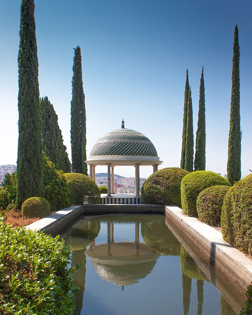 Cascada / casita del rio