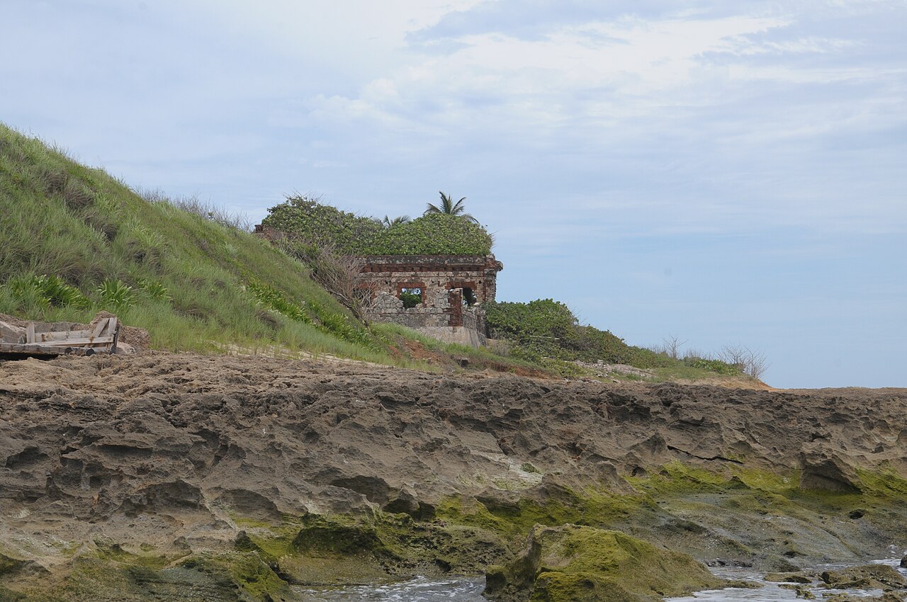 Ruinas Faro Punta Borinquen